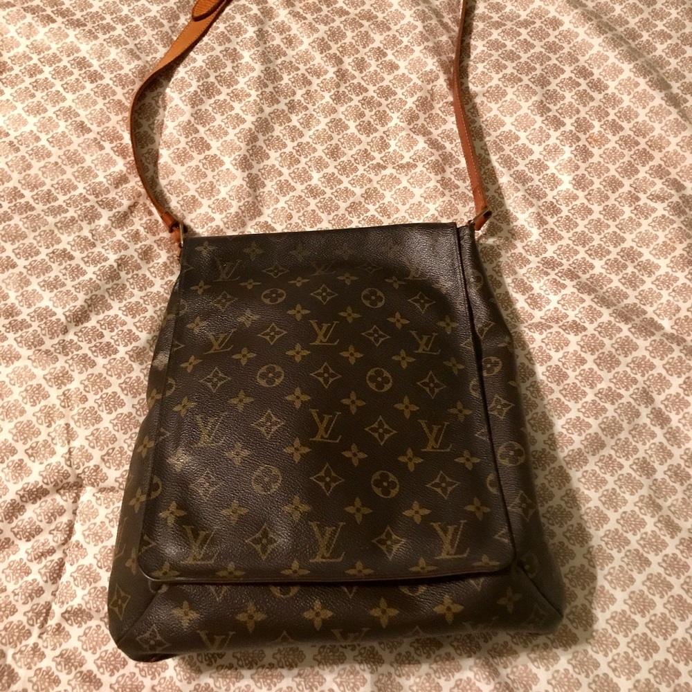 Authentic Louis Vuitton Musette Monogram 4747.🔥